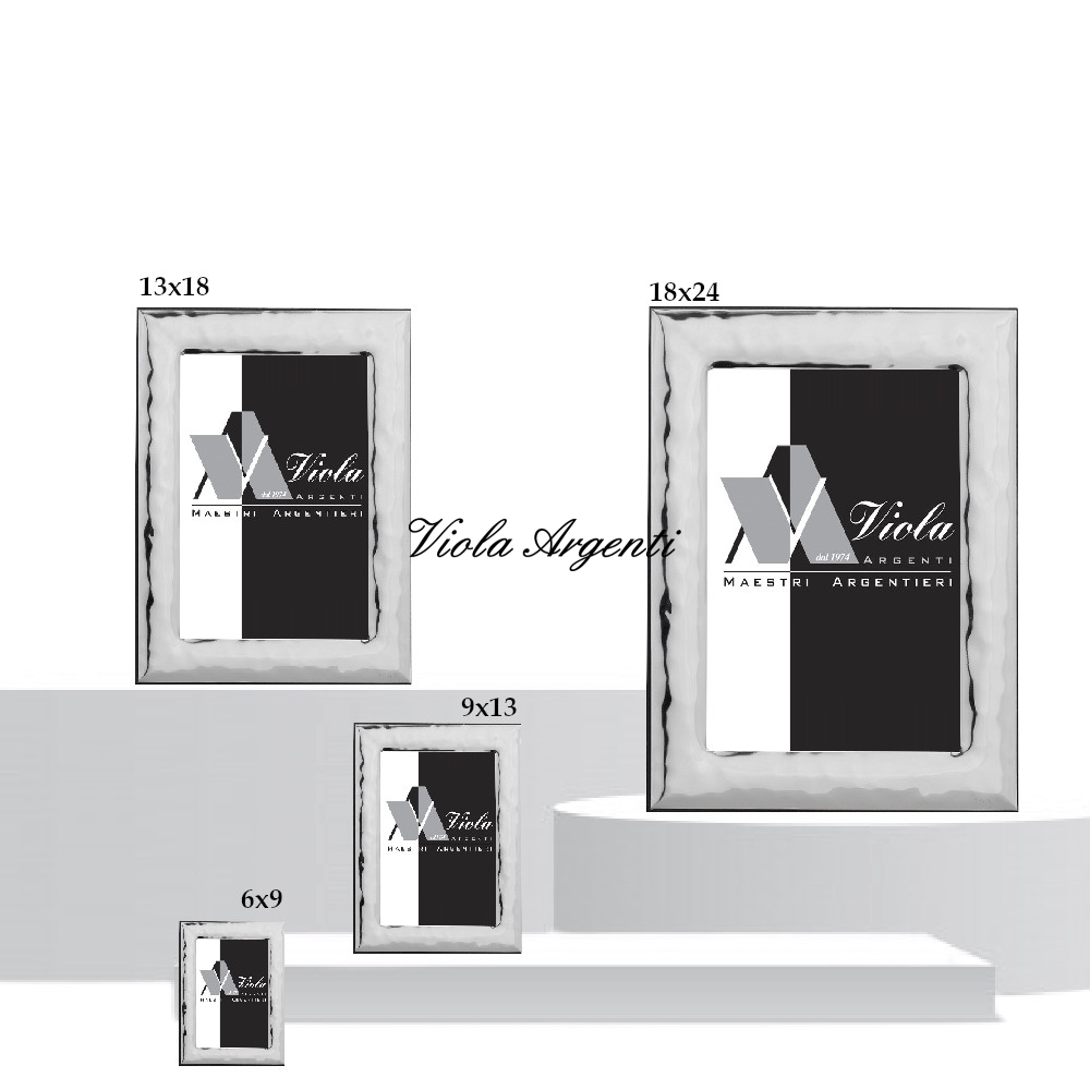 Cornice mossa di . Argento online