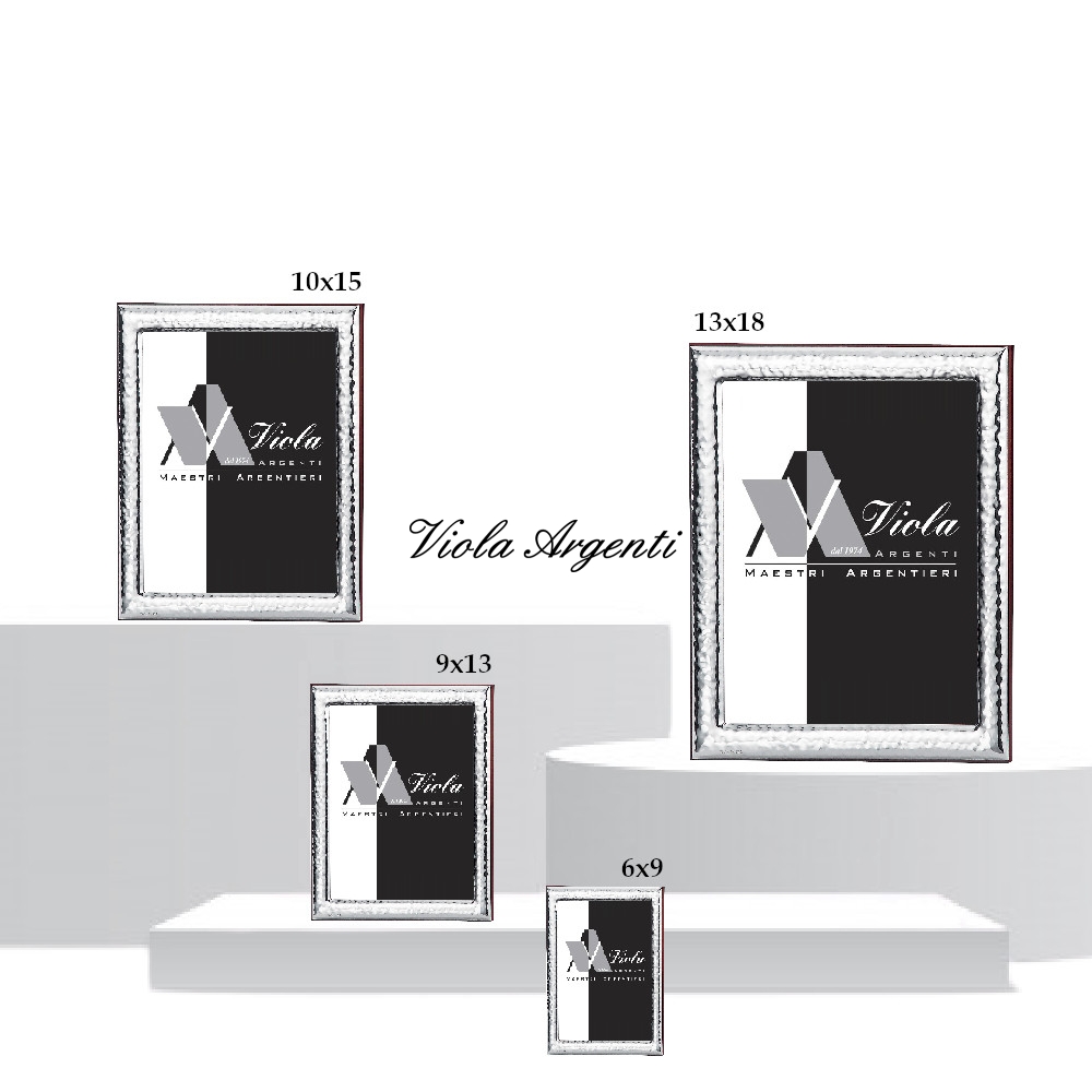 Cornice stretta martellata di . Argento online