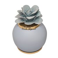 Lampada rosa di maggio azzurra