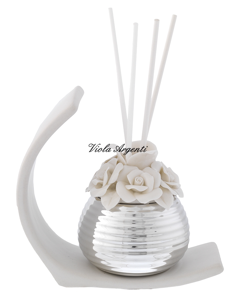 Profumatore rose millerighe con base ad arco stilizzato di . Argento online