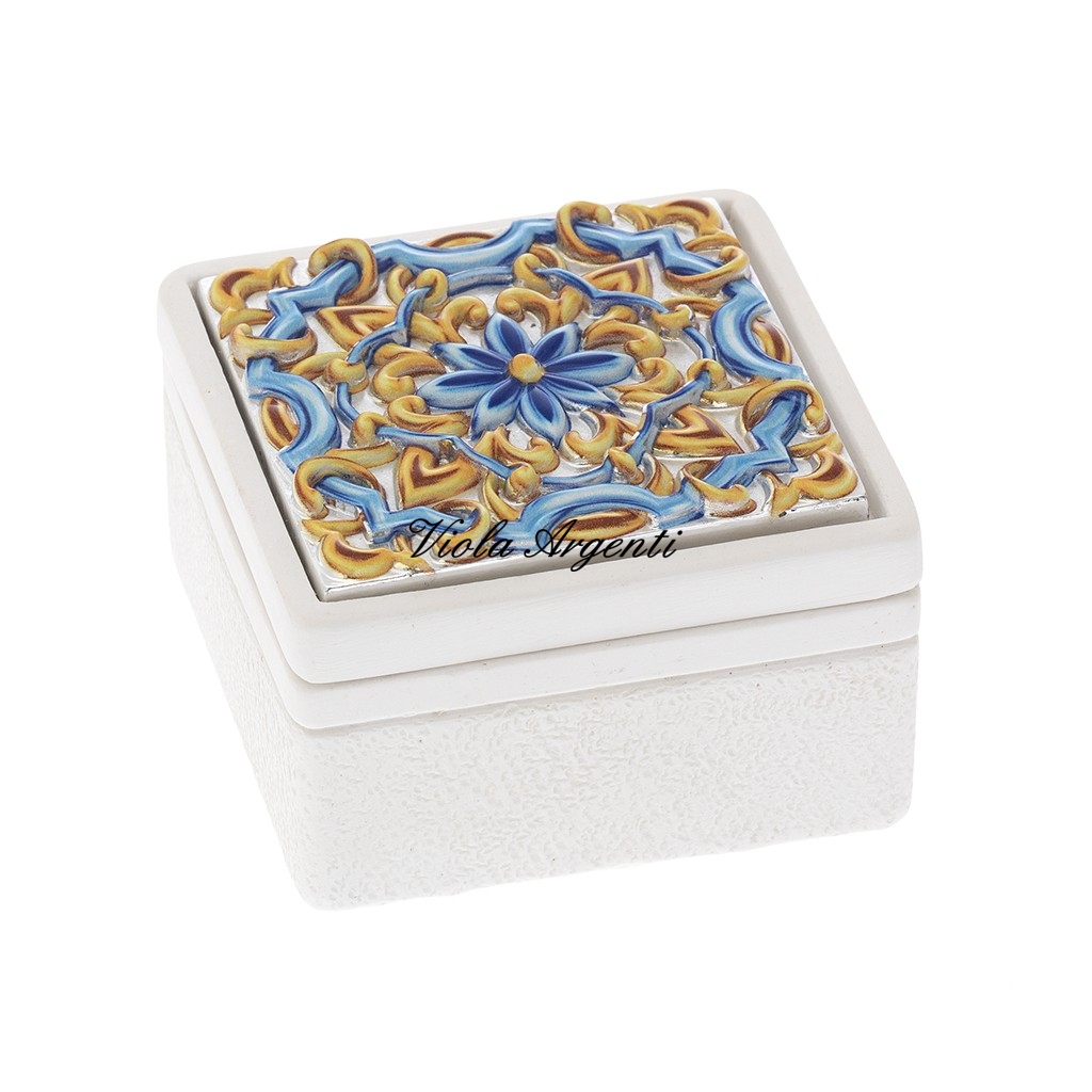 Scatola quadrata maiolica di . Argento online