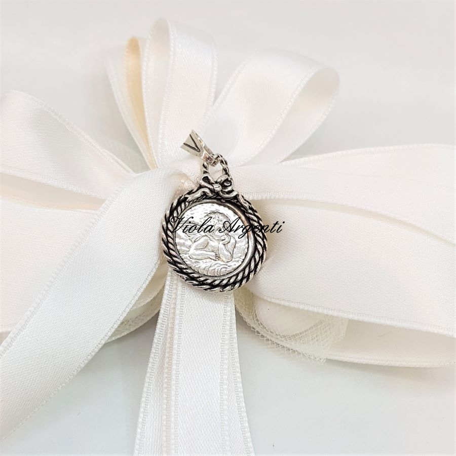 Ciondolo in argento di . Argento online
