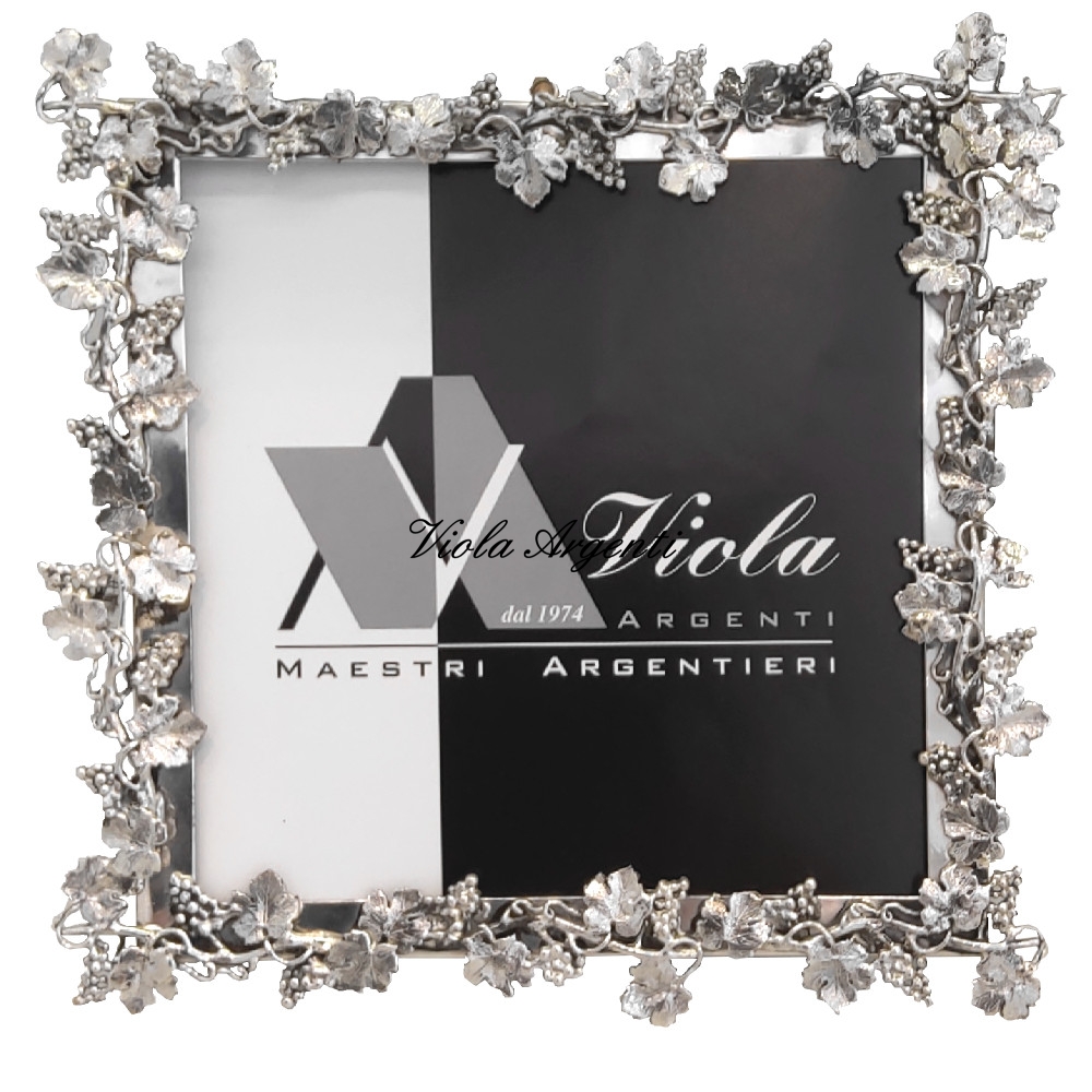 Cornice uva di . Argento online
