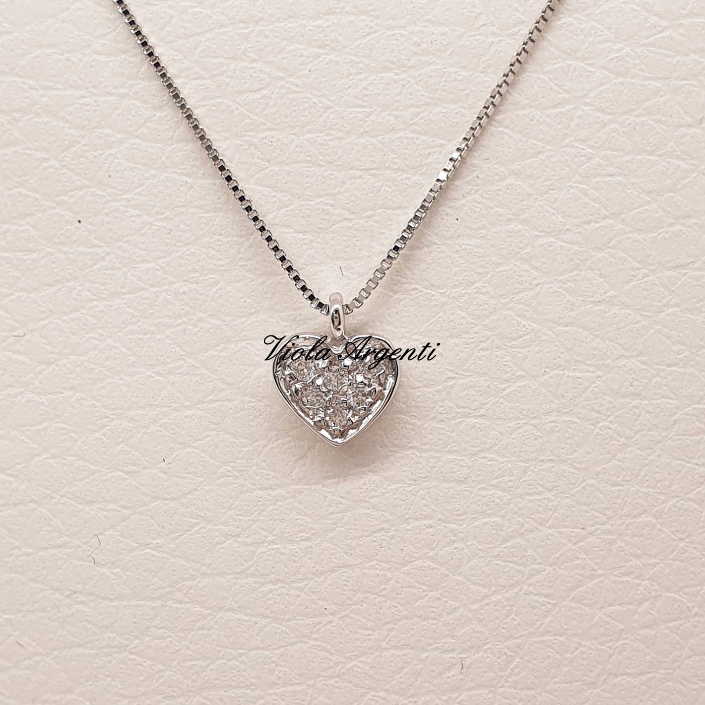Collana con cuori oro bianco e diamanti di . Argento online