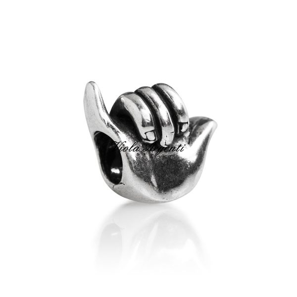 Charm segno shaka di Tedora. Argento online