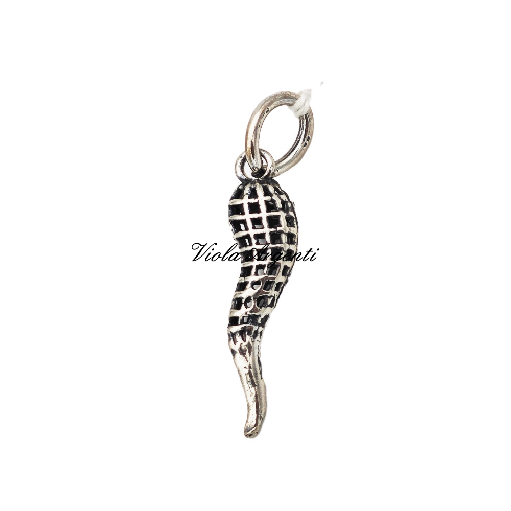 Ciondolo corno traforato di . Argento online