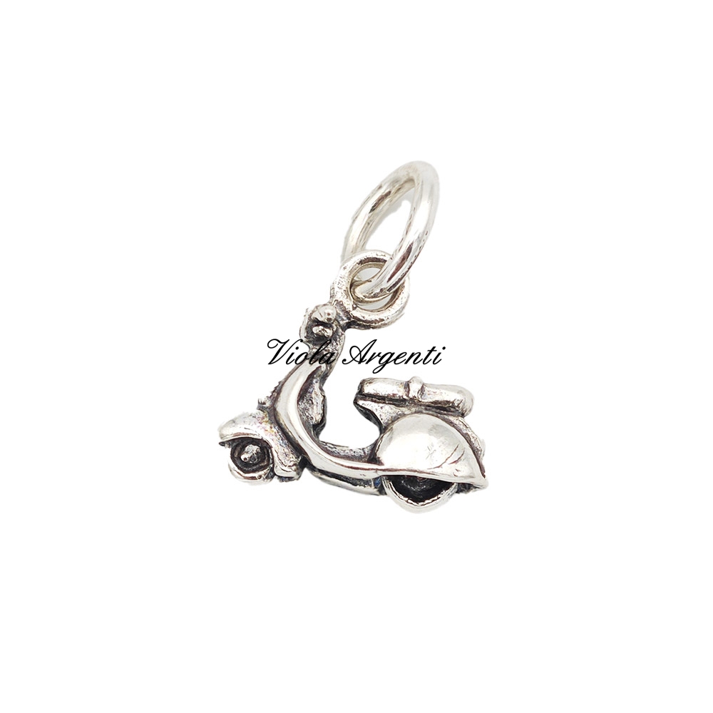 Ciondolo VESPA scooter di . Argento online