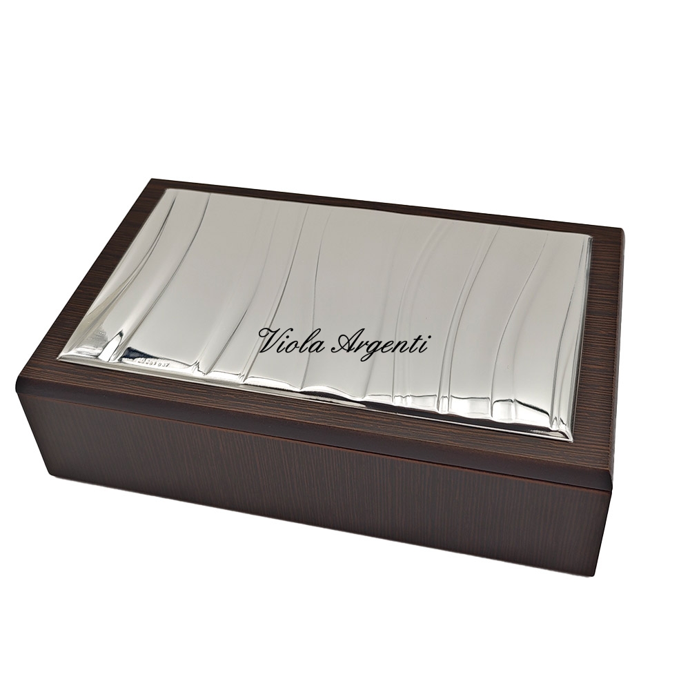 Scatola portagioie sfaccettata lucida di . Argento online