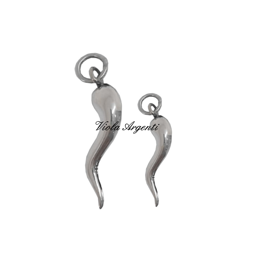 Ciondolo corno argento di . Argento online