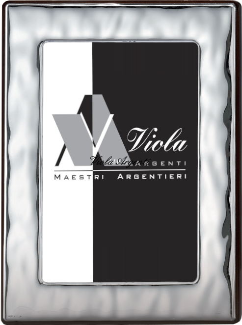 Cornice argento effetto mosso di . Argento online