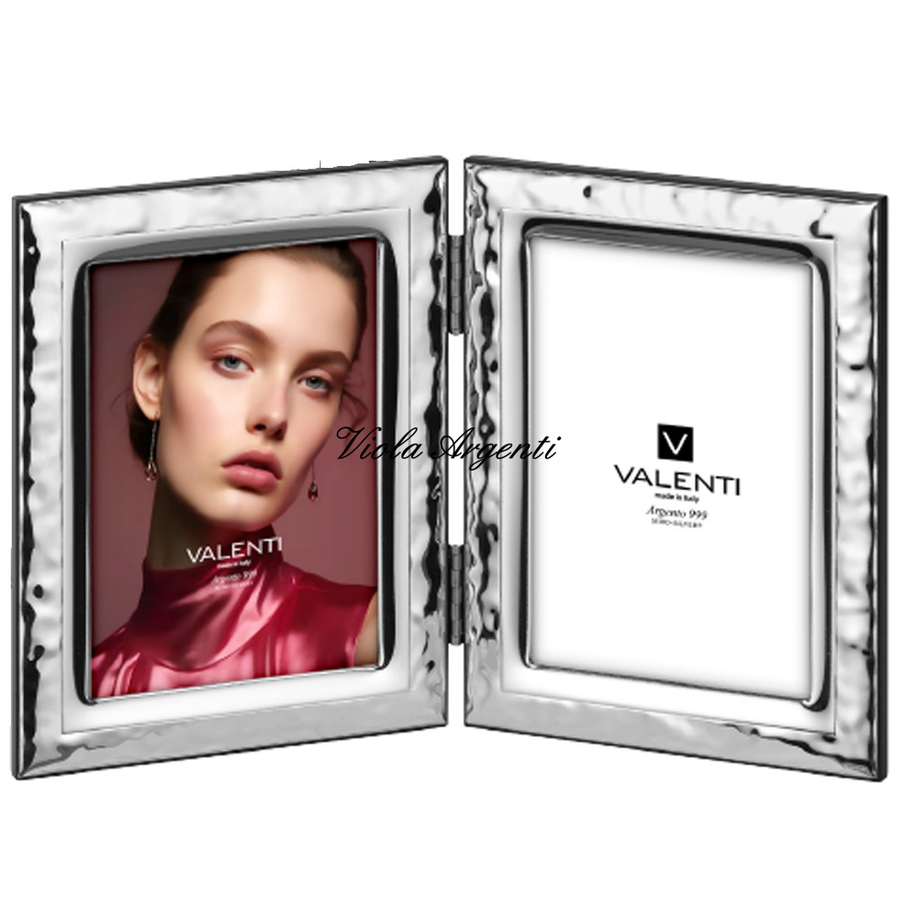 Cornice doppia martellata con riquadro  di Valenti. Argento online