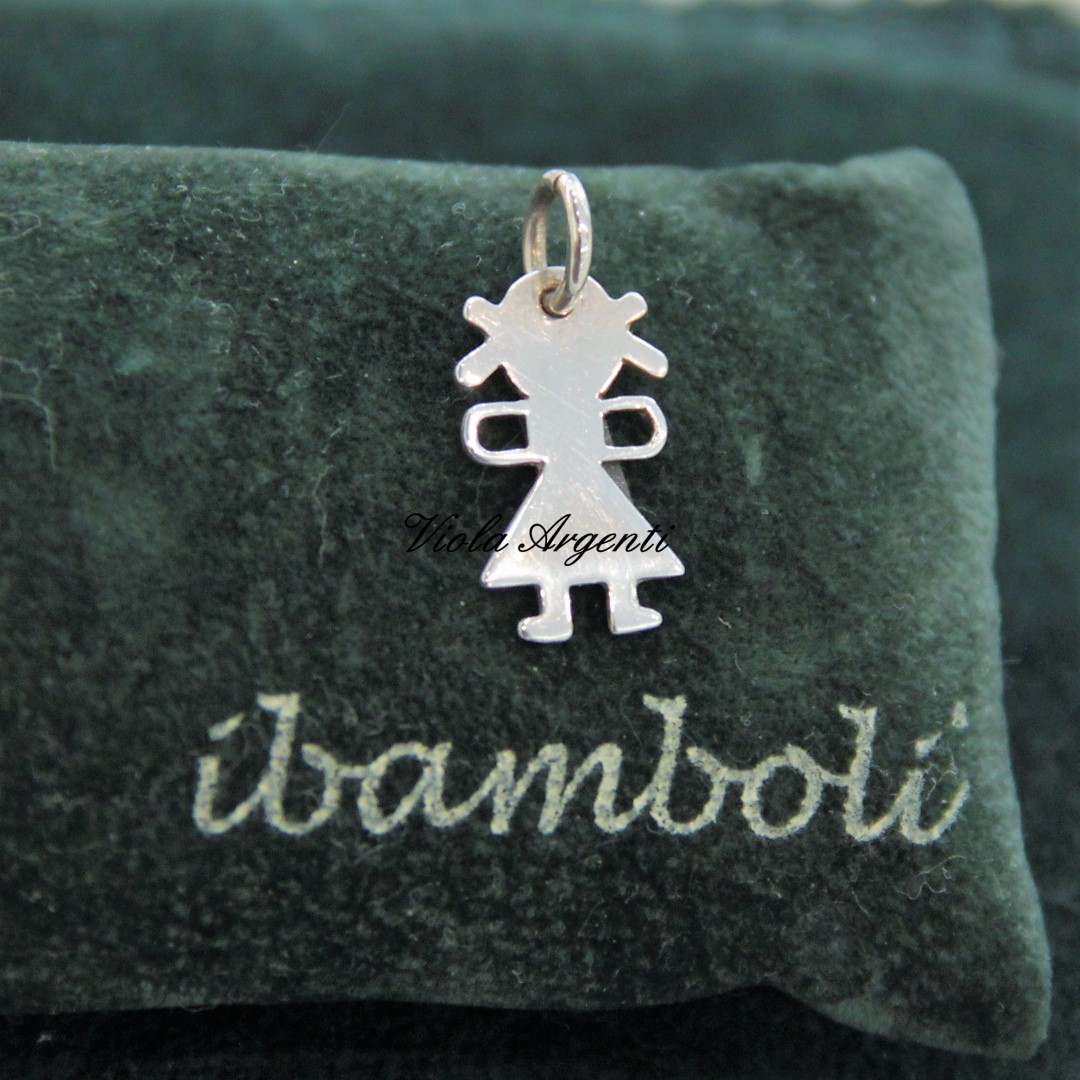 Ciondolo bimba personalizzabile con iniziale di ibamboli. Argento online