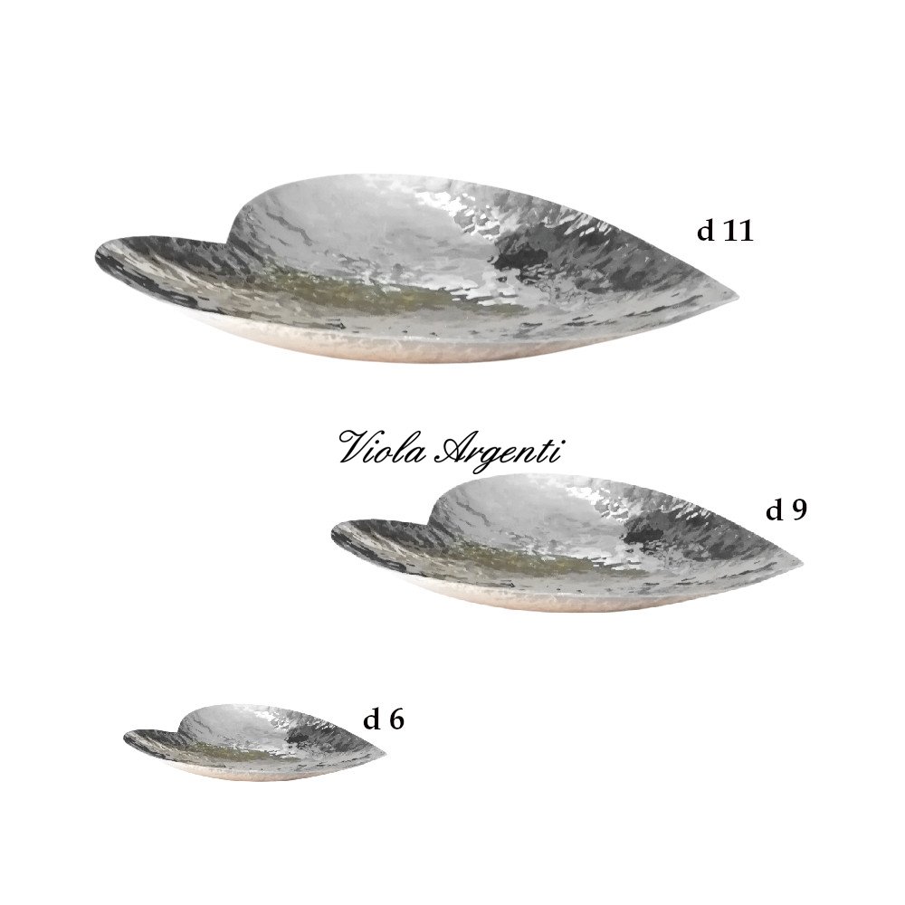 Piattino cuore martellato di . Argento online