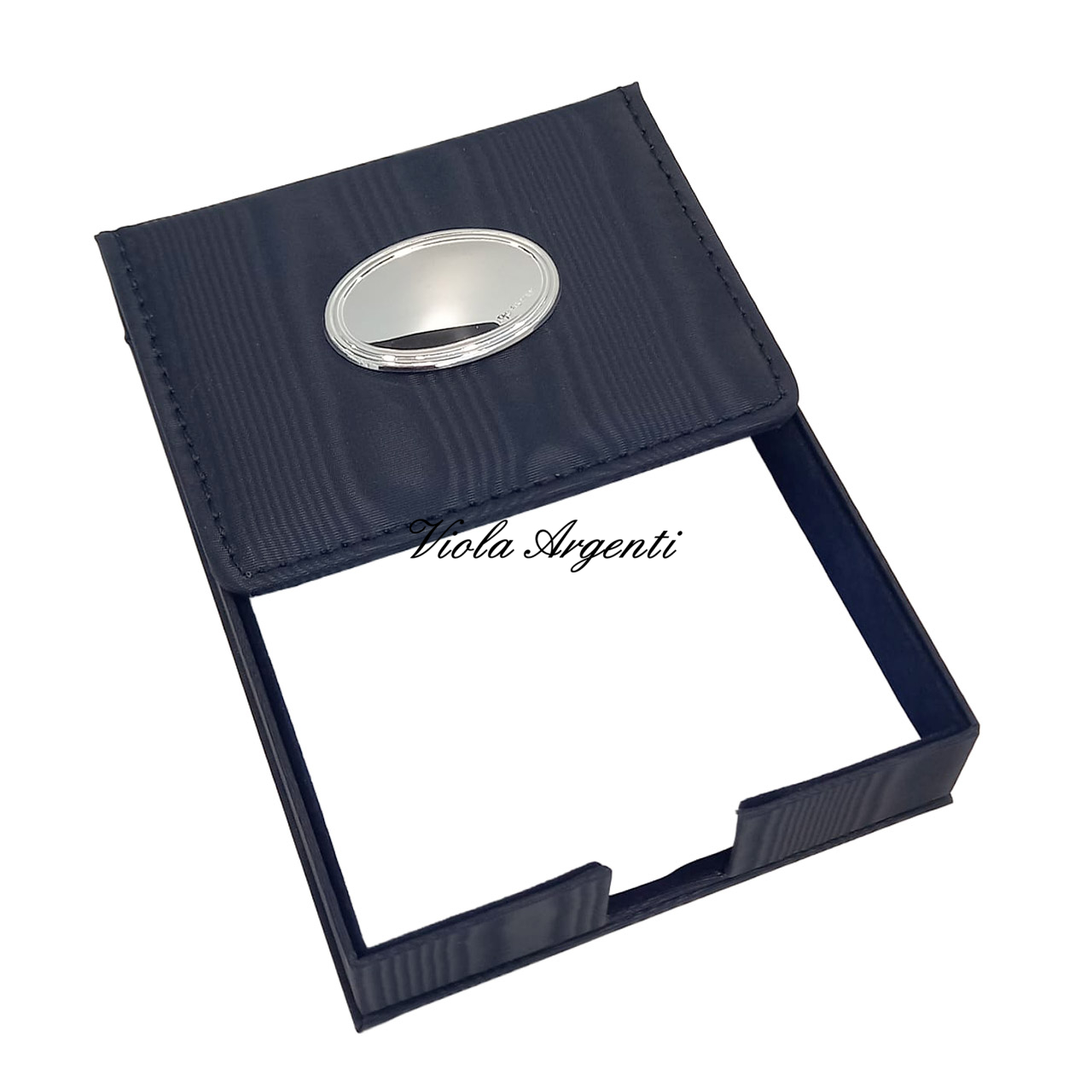 Porta blocco note blu con dettaglio argentato di . Argento online